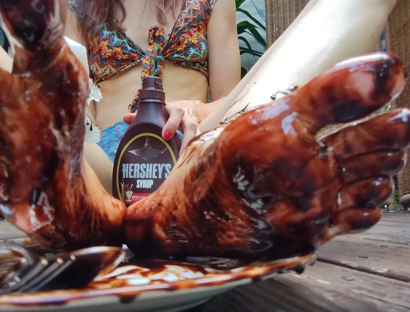 I put chocolate on my feet 🍫 posted by kasysnow