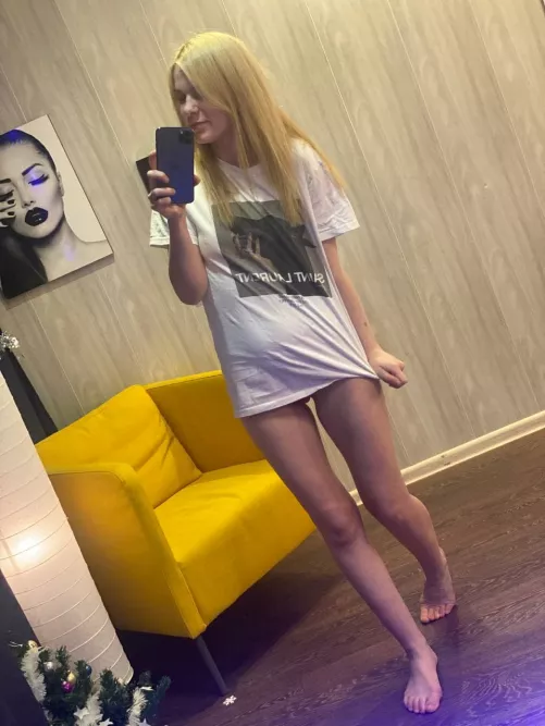 I really like my outfit, I think you would like it too if you saw more pictures of me without the outfit by RenataFOX