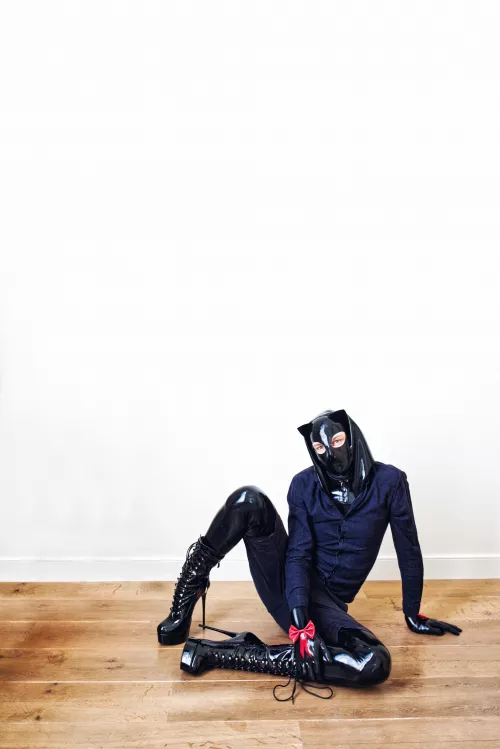 I really need to work on my flexibility! by frauwke