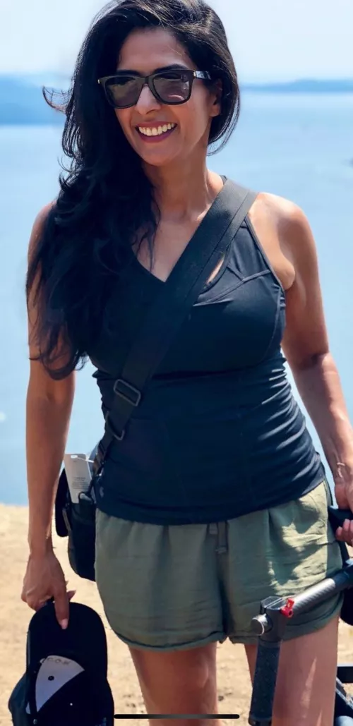 I really wish someone would make comics on my mom.. She is a married Indian lady 44 years old living in USA. Milf by shah888xxx