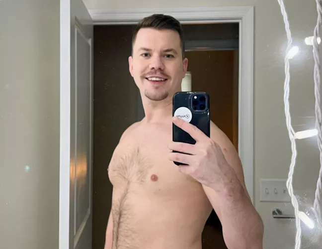 I recently deleted 👻 so this is actually the first selfie I've taken and shared in weeks. 😅 by pansexualme