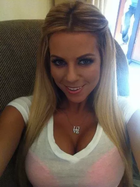 I see pink by [deleted]