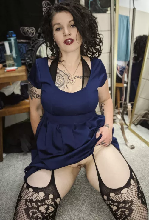 I see there are very few people online right now, so this goes out to my kindred spirits who also have insomnia:) (Ahem, also people who live in other timezones, I swear I know it's not just Americans on Reddit hahaha!) by Jasmine_Erotica