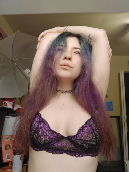 I sell bras by LilRedVelvettt