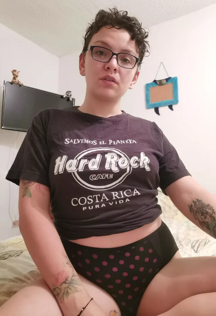 I sell sext, cam, cock ratings, premades and customs! Contact below 👅 [gfe][kik][snap] posted by lucifer_xxx