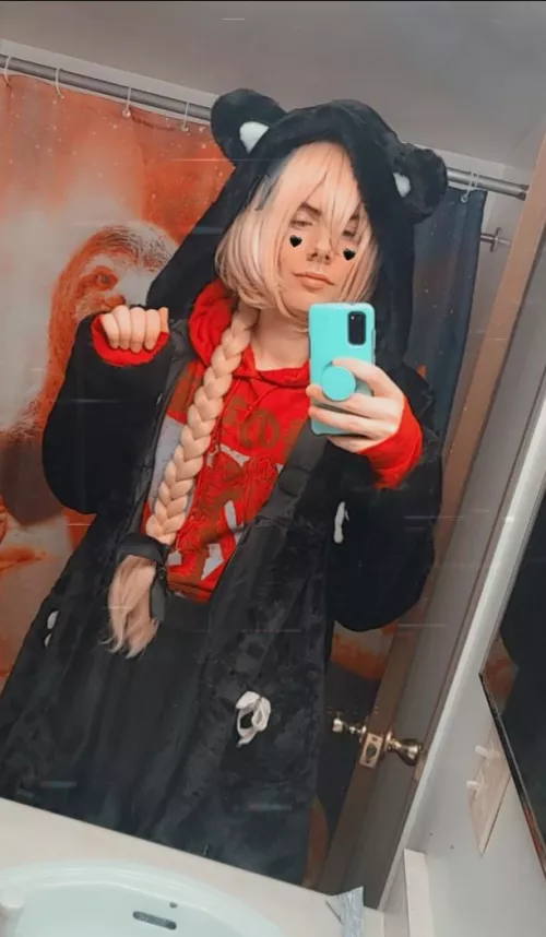 I should be in bed for work tomorrow morning but here I am femmed up instead :3 by VNizzy