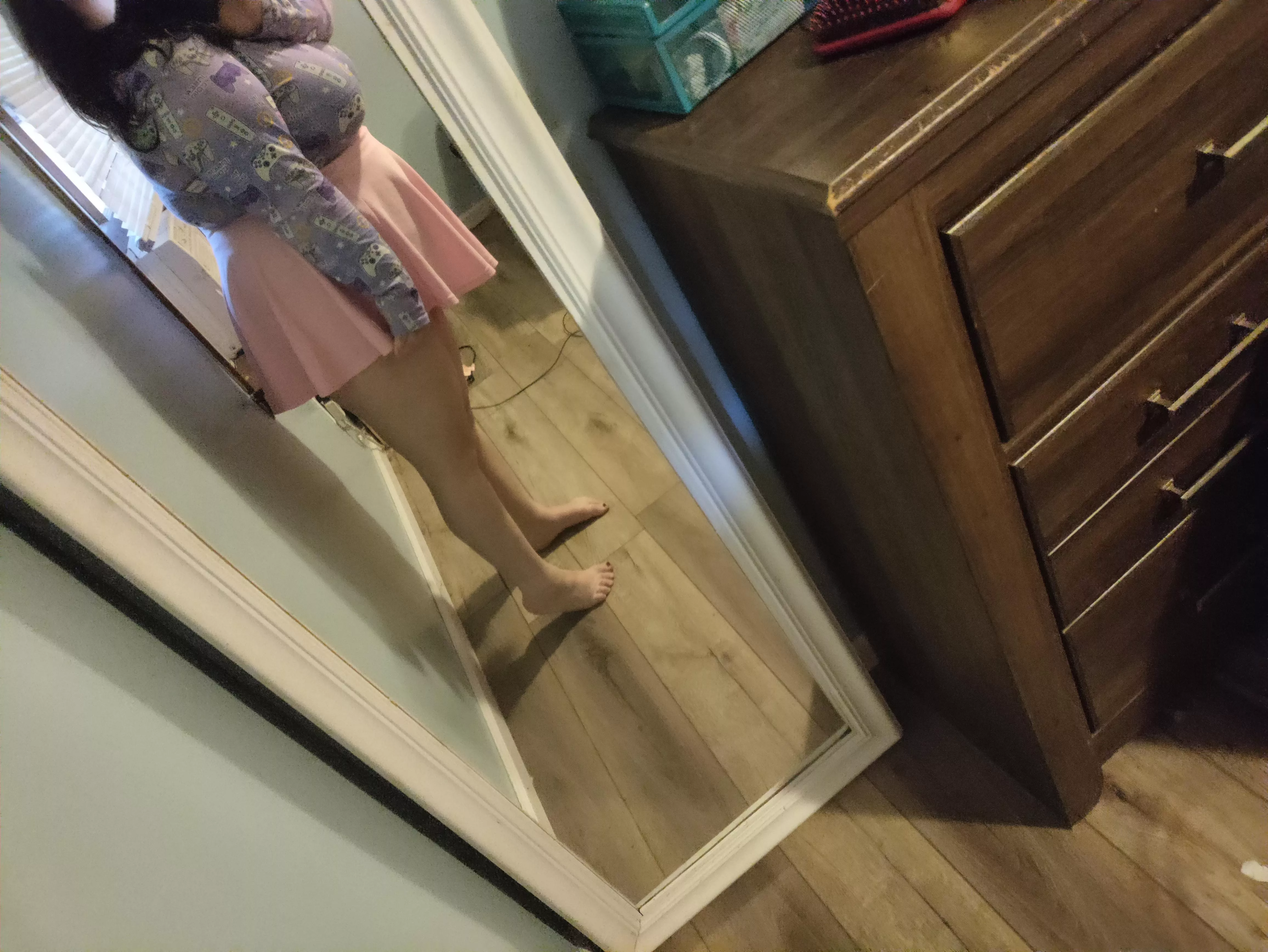 I should probably pull my skirt down 😆 posted by chubbylilone