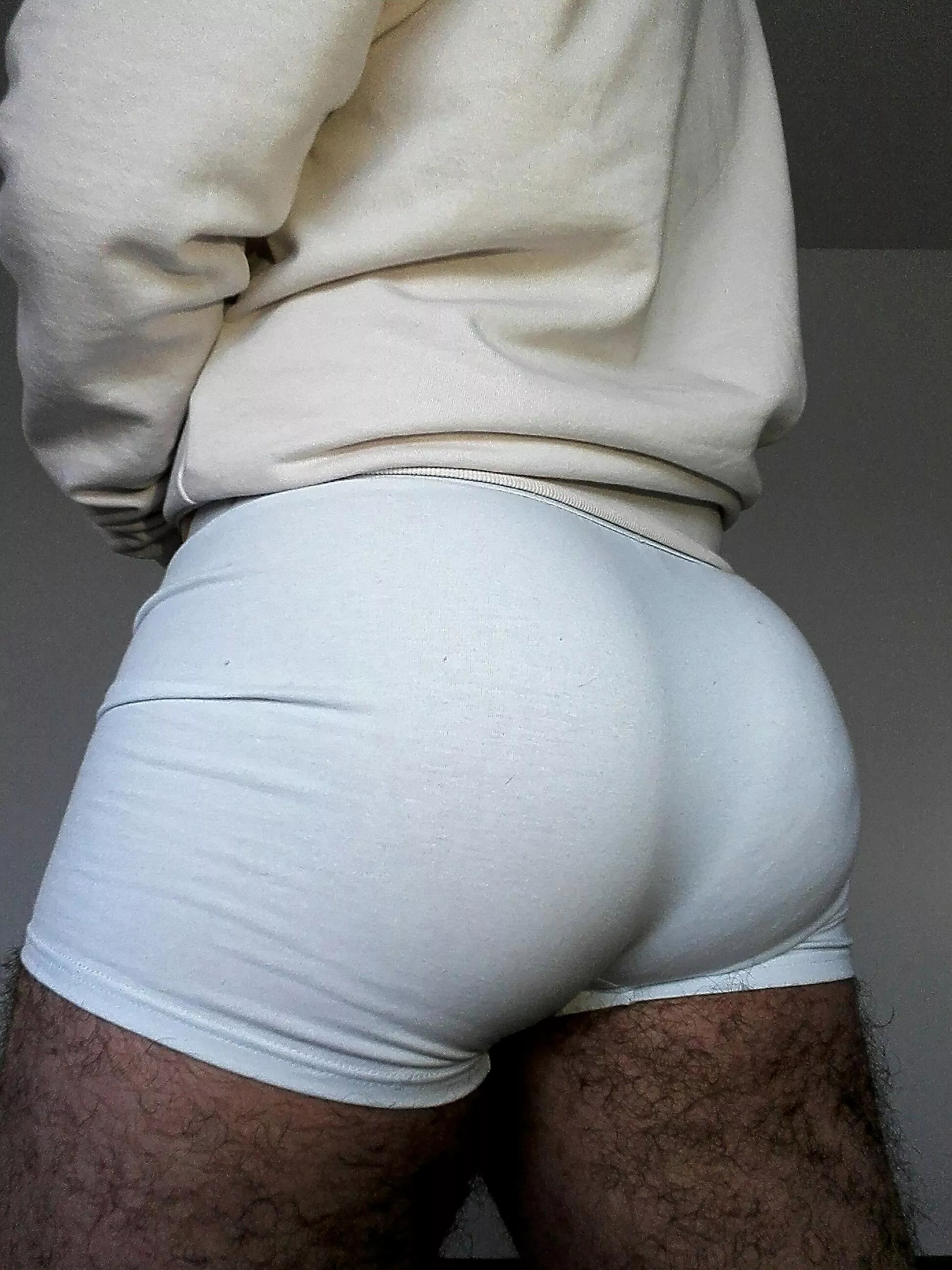 😌 I should wear white more,what do you think? posted by manyy32