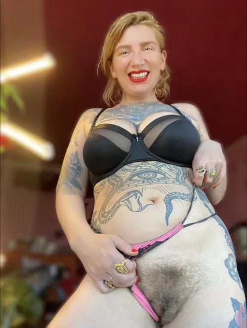 I 💗 showing off my hairy pussy by MissVeronicaRoseXo