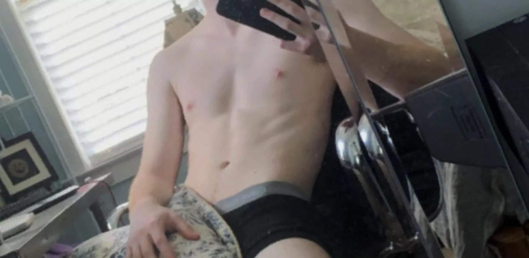 i so pale posted by Aggressive-Weekend68