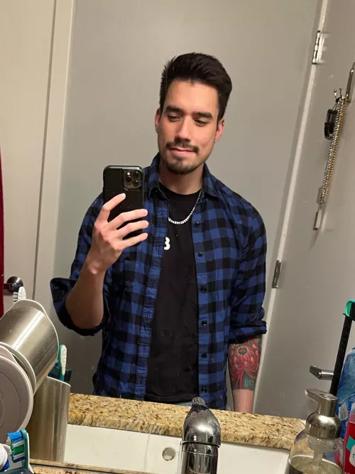 I sometimes wear clothes by EverythingsOak