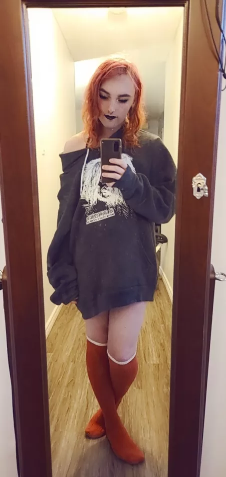 I still rock my xl hoodies by Chelseathedoge