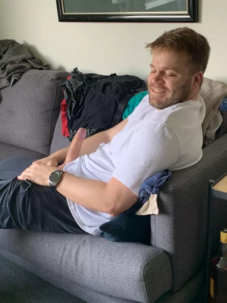 I suck at posing. And stripping.. but hey! by bananaparsley