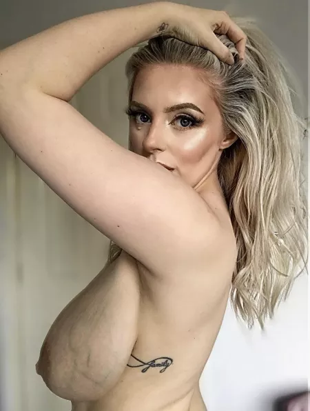 I swear I have THE “vieniest” boobs 🥺 by Peachnmelonss