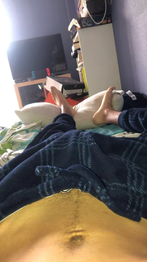 I swear that's a soft bulge by Medhi18