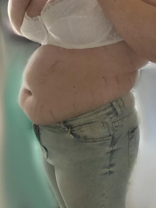 I swear this is my empty belly, still bloated from yesterday and wearing jeans 5 sizes too small,,,, by aaaaaaaeeeee