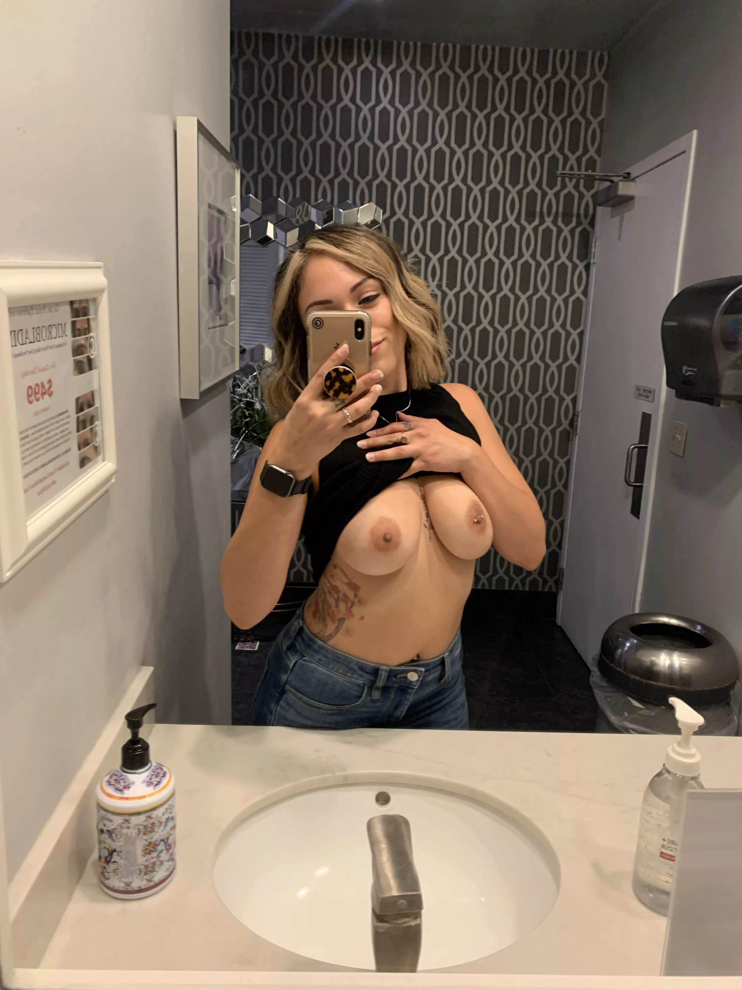 I take all my nudes in the bathroom that doesn’t lock 👀😈 posted by MissSophiaLittle