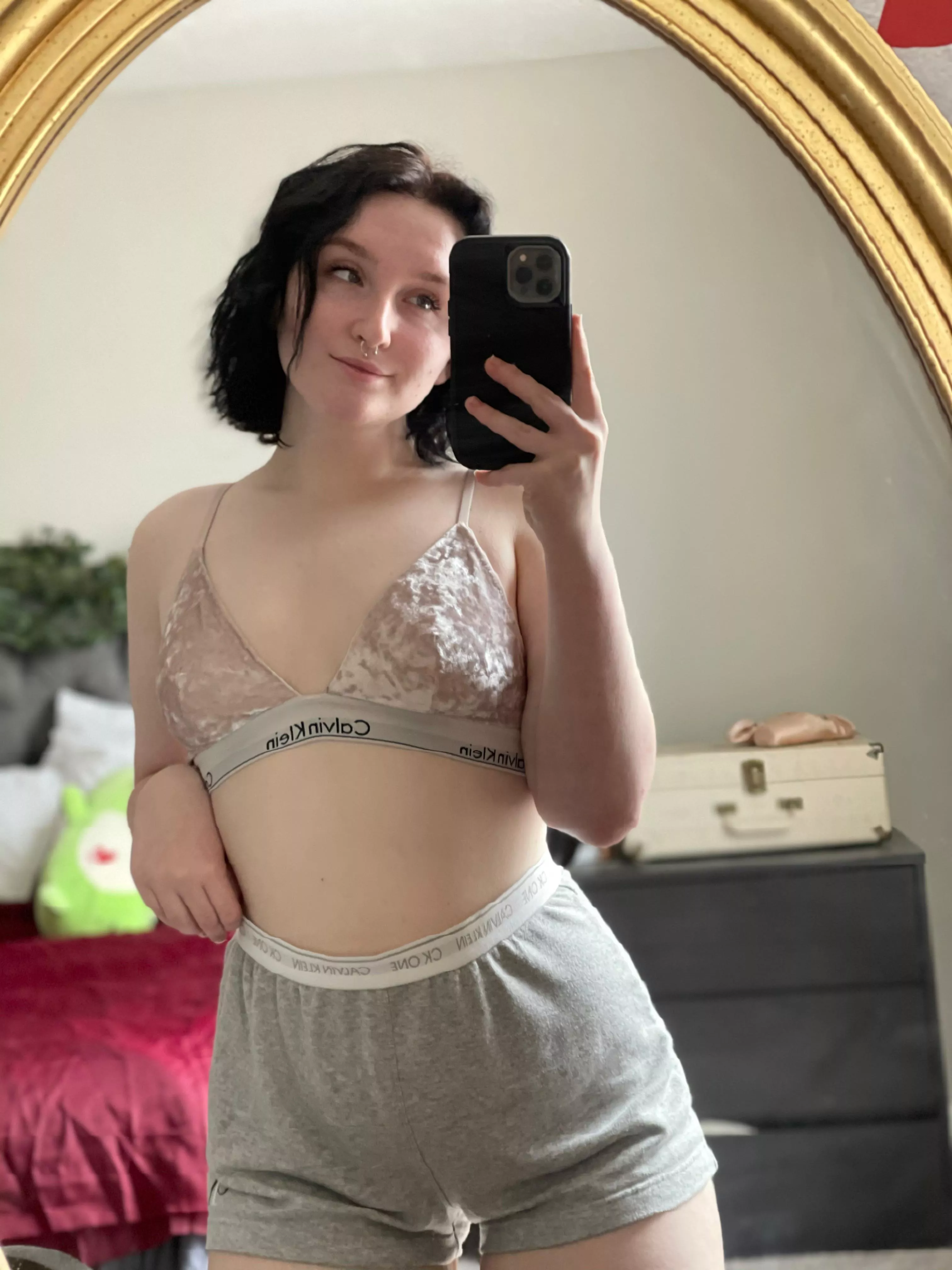 i think im starting my crushed velvet phase ^__^ posted by mentholnewportss