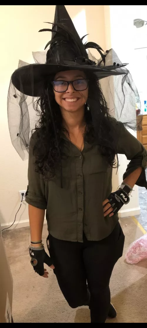 I think Latinas are incredible. by havicjake