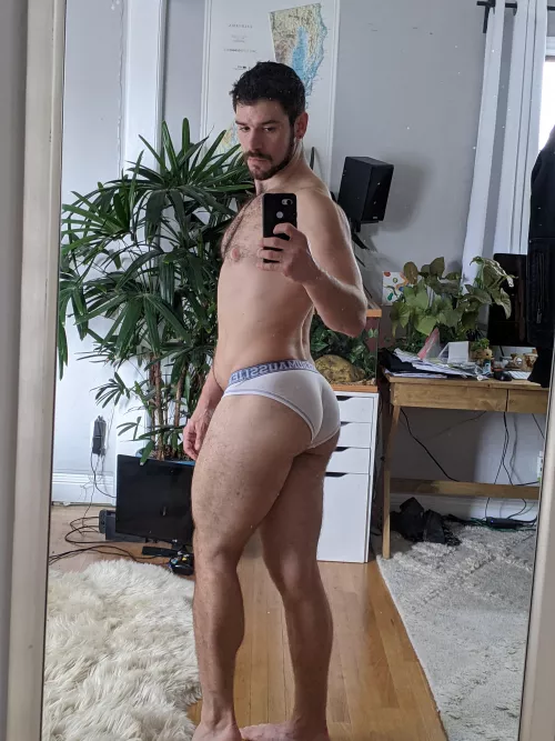 I think leg day is paying off by scruffpuppy