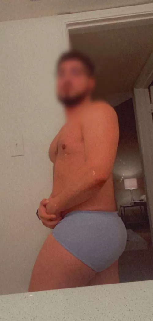 I think light blue looks good on me by Playtoy28