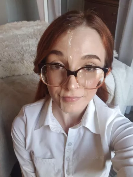 i think my glasses look better this way :) by jackiemarielive