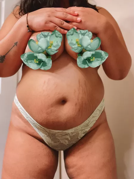 I think my husband is tired of me being horny all the time lol 🤤 by elvirawoods