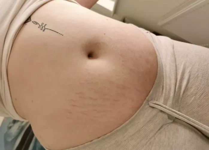 I think my new tats look so good 😊 ☺️ 😉. Ufff I’m sure my belly should always be full and well stuffed to make my stretch marks more bigger 🤤 😊 Don’t be shy to DM I don’t bite lol by Stuffme286