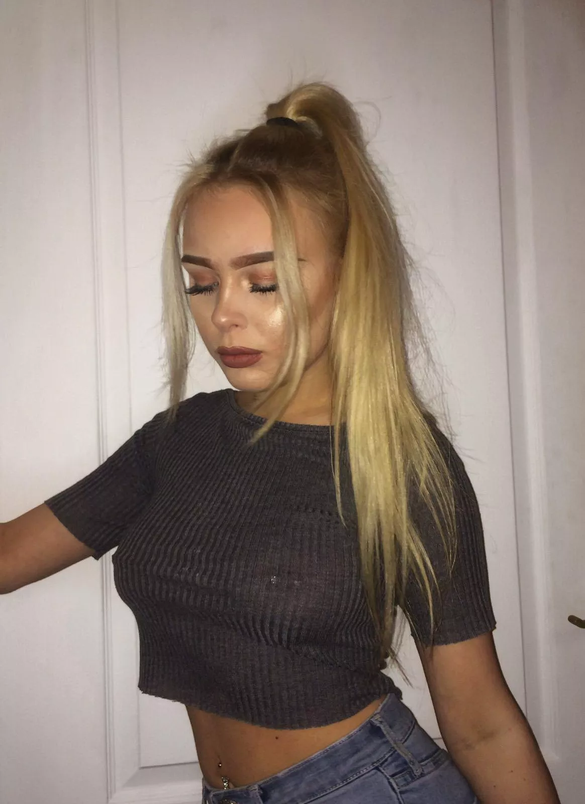 I think my shirt get smaller 😅 posted by Ohmyamb3r