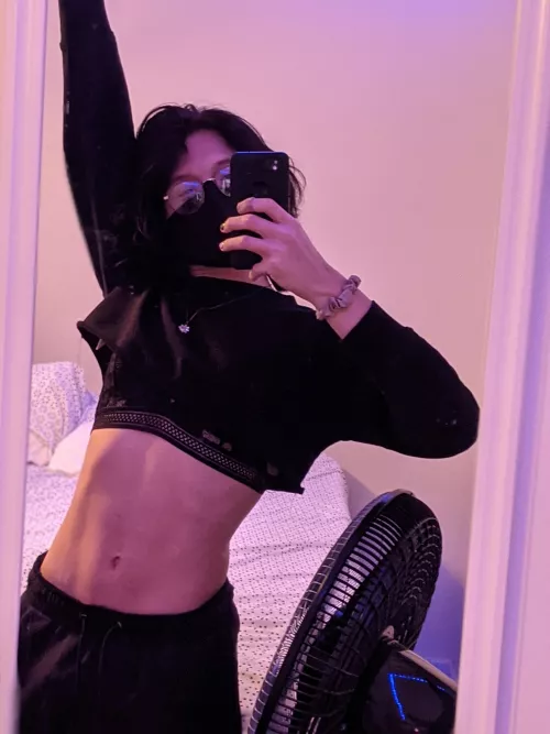 I think my stomach looks good here by JazzzBerrry