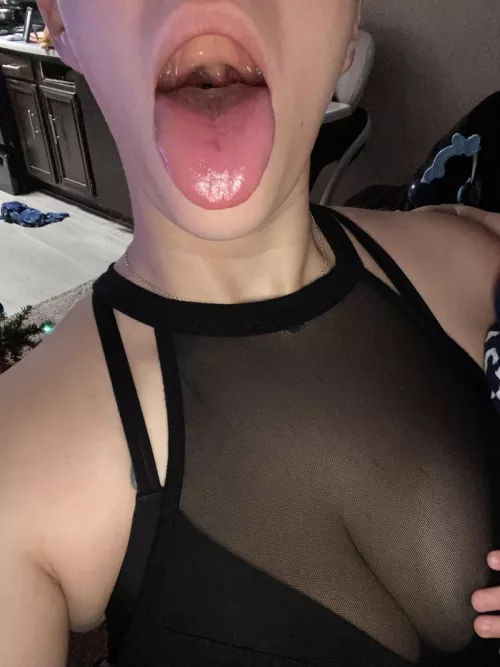 I think this face makes me look super slutty ;) I like it 😂 by Thirdstatue3