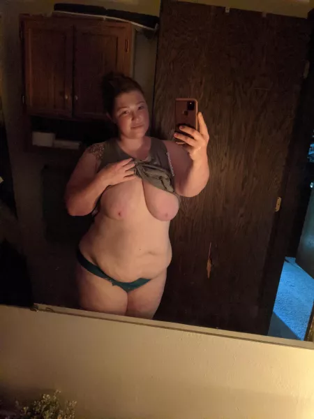 I think you'd look good behind me by PeachesontheRock