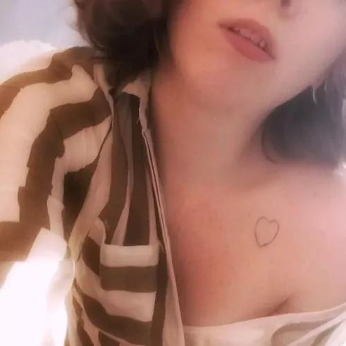 I took some sexy selfies during my 1970s shoot ;) by iris_blossom