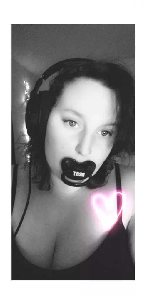 I Tried a Paci Today OwO by xkittynightmarex