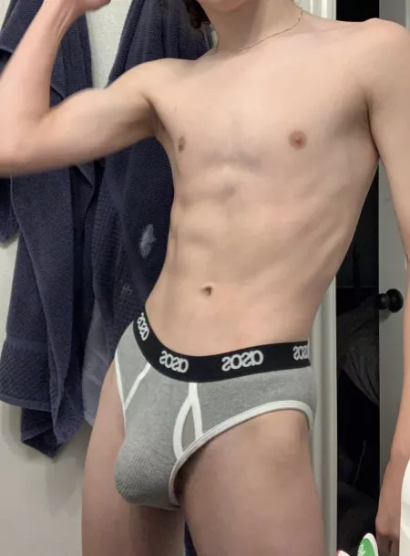 I tried to flex but I’m not sure how successful it was lmao by smrxdan