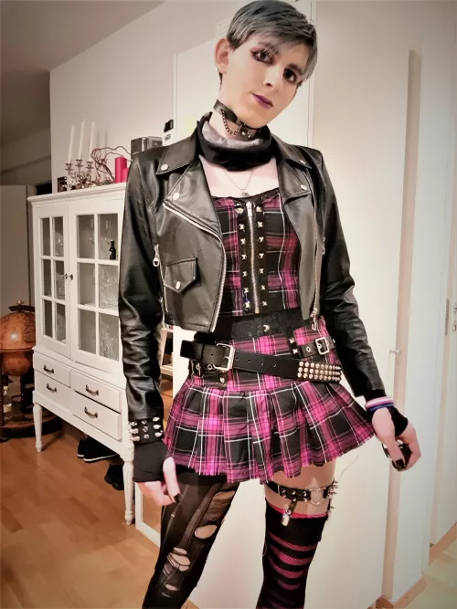 I usually prefer to use masks and wigs but I can do more natural looks too, what do you think? by ShadowPrincessN7