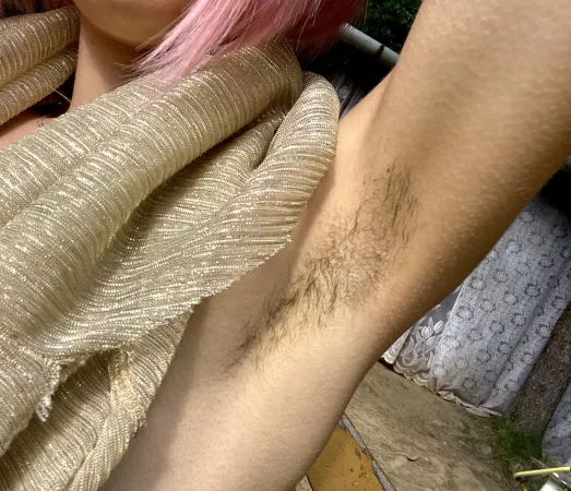 I usually shave my artpits every now and then, but I wanted to see a few weeks growth. Just for fun 😋 by SoggyParty