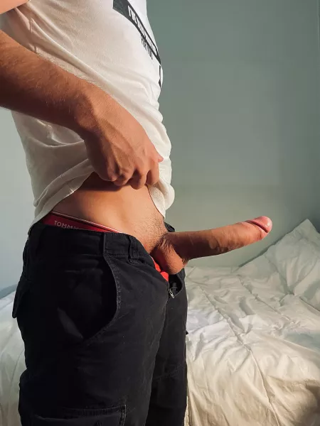 I wanna fuck in this dorm bed before I move out… Any volunteers ? by paulroy331