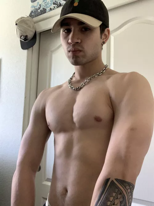 I wanna get bigger! by gardencitygay