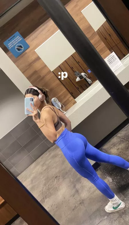 I wanna get my holes stretched out before I workout 😈😜 by ScaredCardiologist94