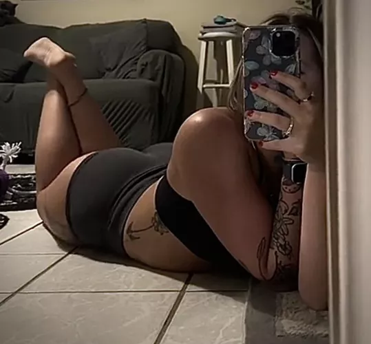 i wanna hump 🥺 by kindaintoeverything