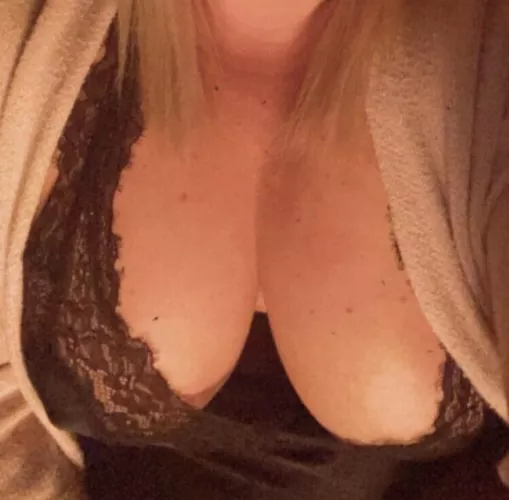 I wanna play so bad…. 💋 by knt5724