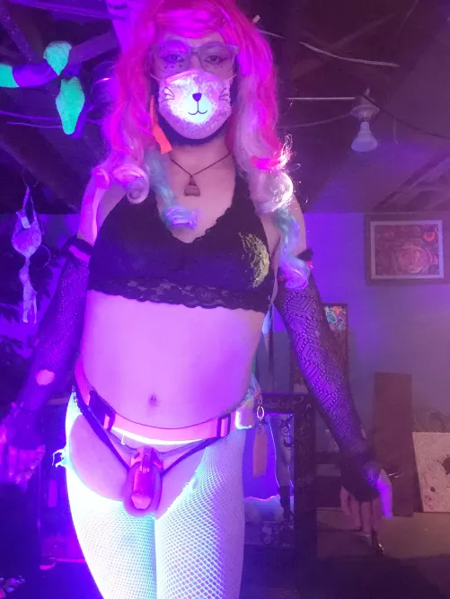 I wanna stay locked up forever 😇 by lovbalu