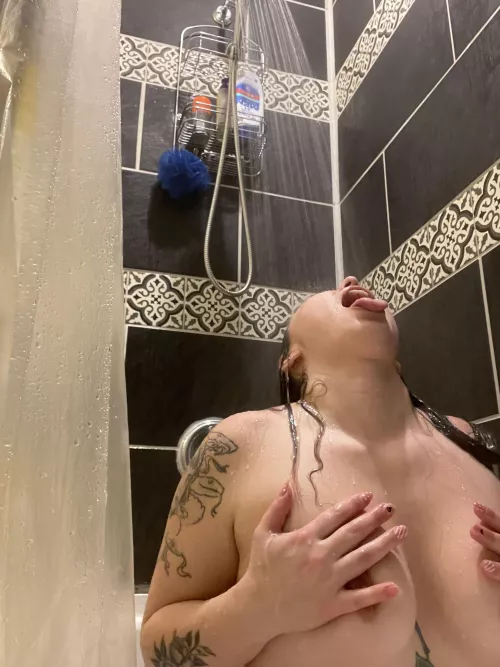 I Wanna suck someone off in the shower😛 by madelineperrin