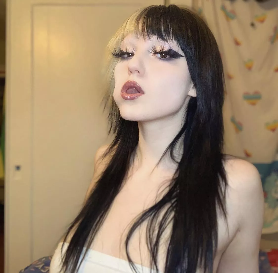 I wanna suck something 🤤 posted by darbybaby_xoxo