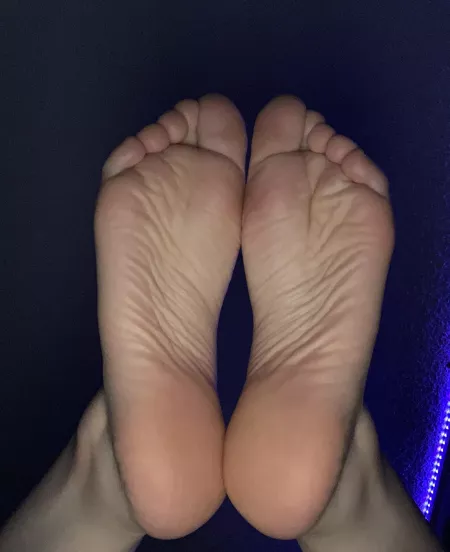 I want attention… by xpillowxprincessx