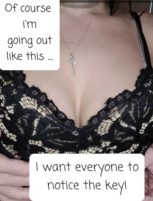 I want everyone to see your key around my neck... by cheeeeekymissy