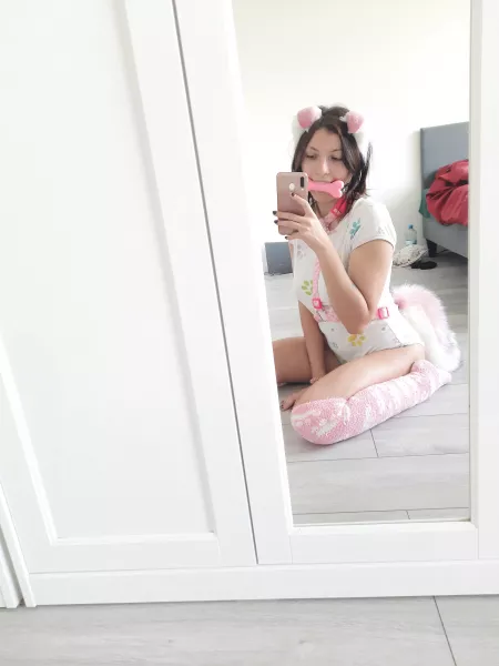 I want head pats pwease ^-^ by softbrattypuppy