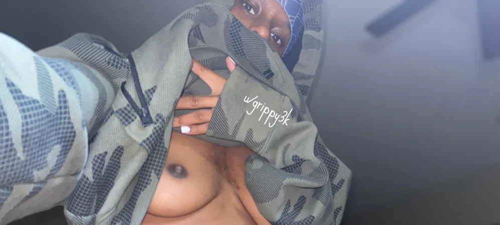 I want kinky sex right now by grippy3k