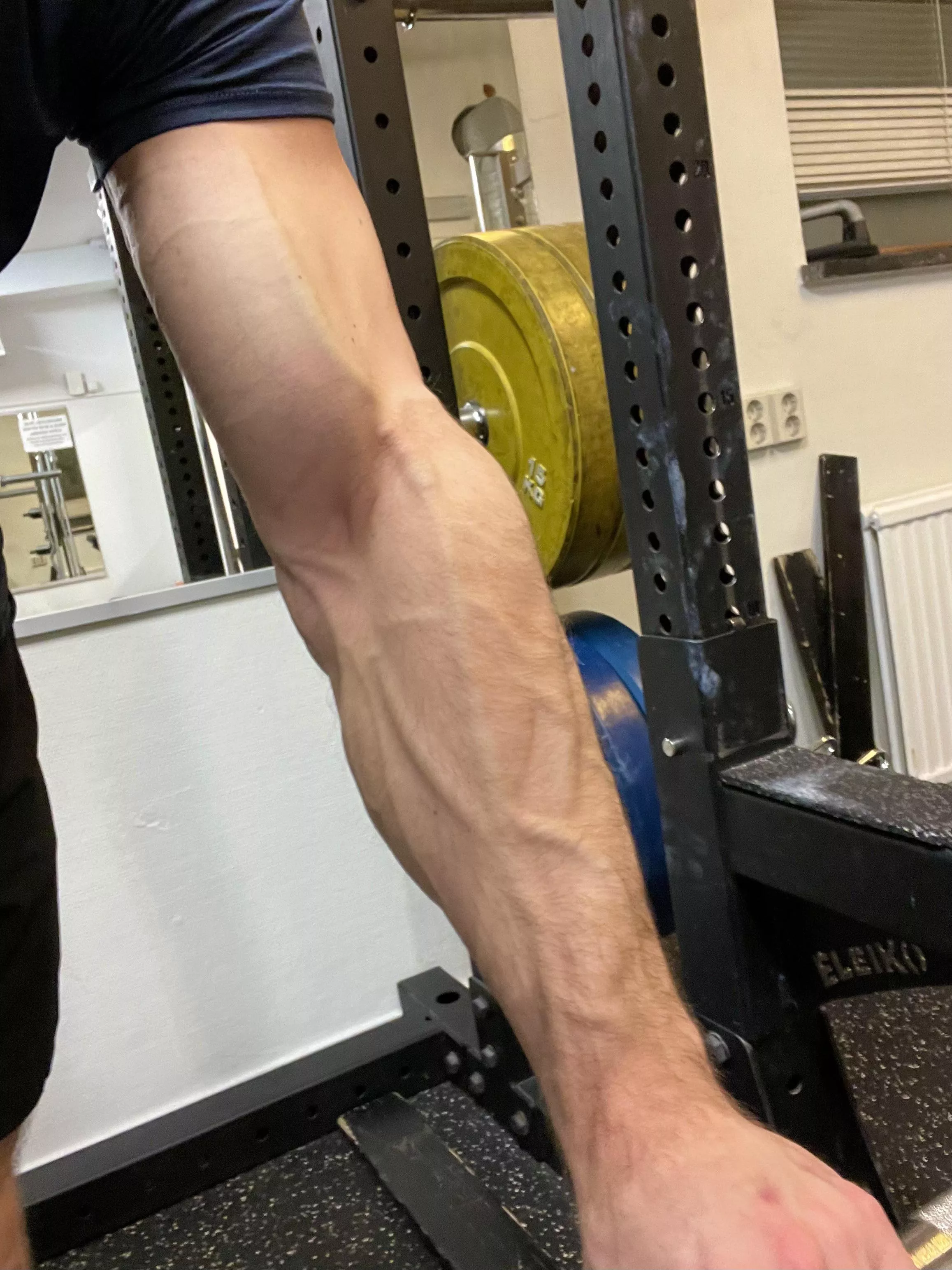 I want someone to grip me like this. posted by Fitcookieface